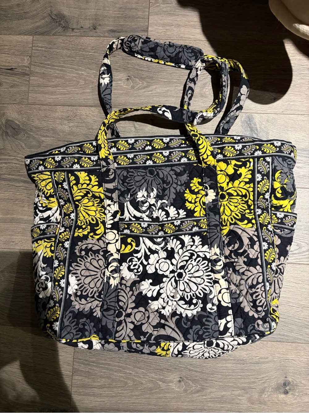Vera Bradley tote bag